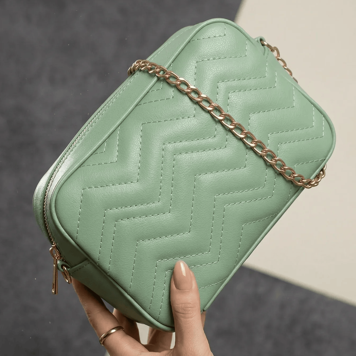 AURA GREEN